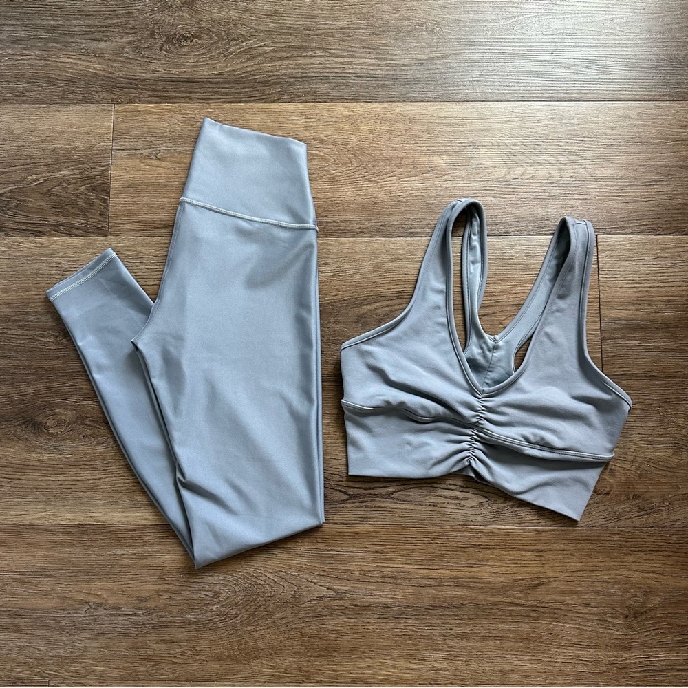 Alo Airlift Set in Steel Grey (Size Small)